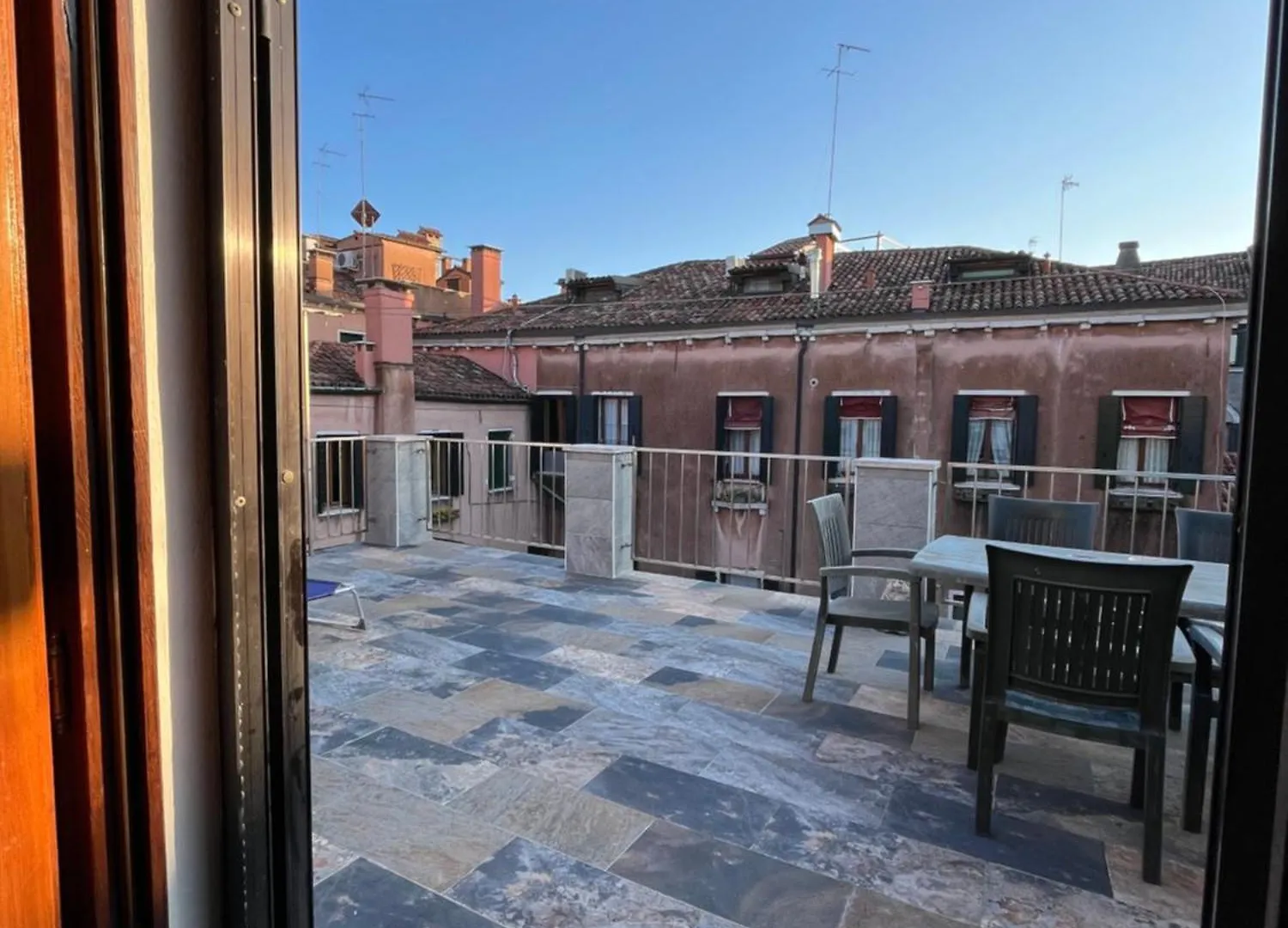 Apartment Paradiso Veneziano - 2 Bedrooms Flat With Private Terrace